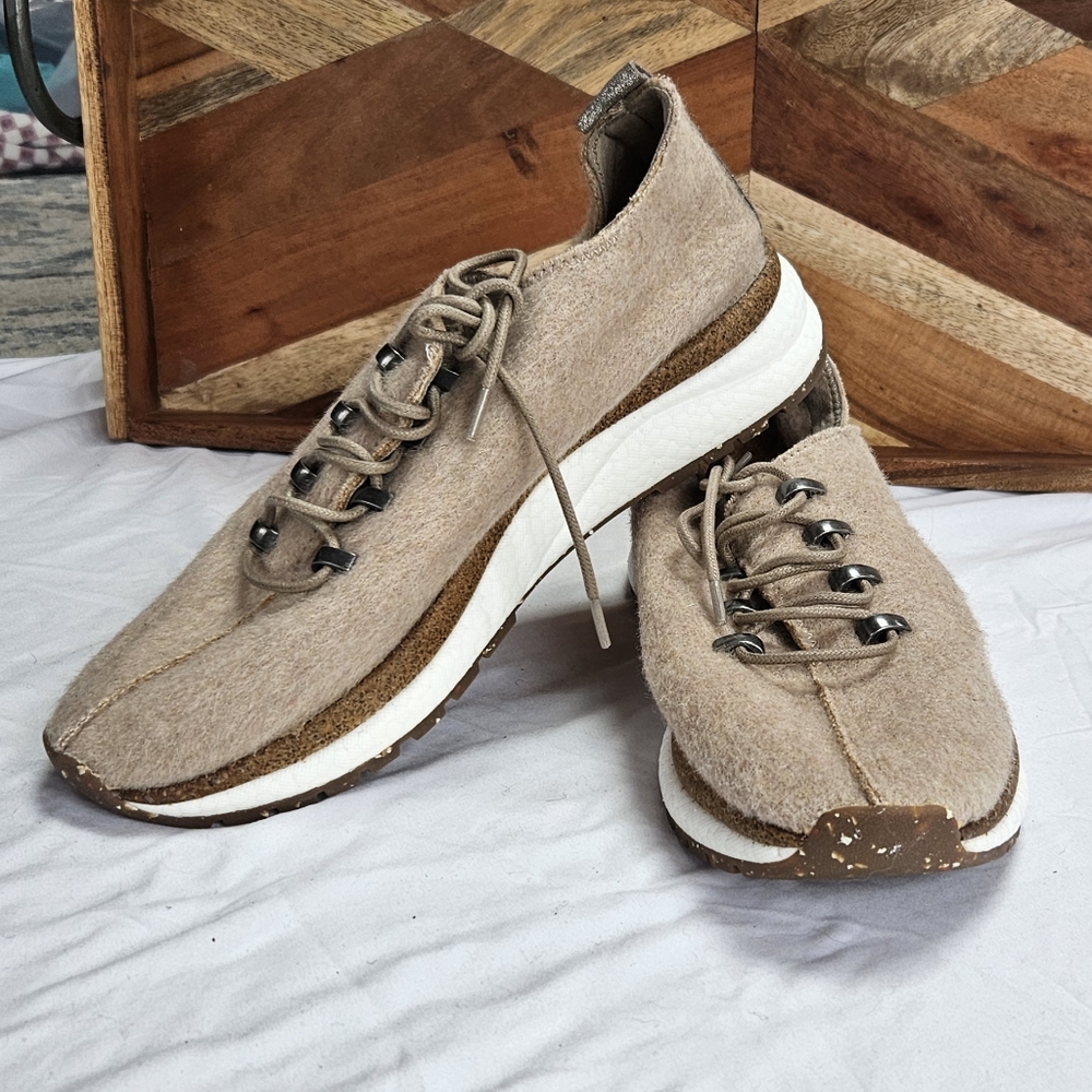 OTBT Courier Women's Platform Sneaker